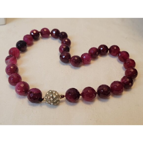 Natural Stone Faceted Red Agate Bead Necklace W/ Magnetic Rhinestone Clasp - Picture 5 of 9